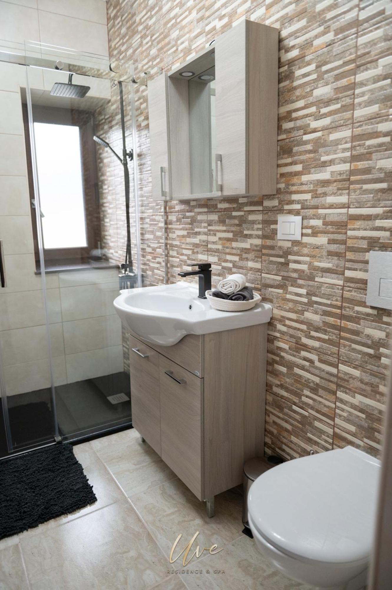Uve Residence & Spa 피아트라네암츠 외부 사진