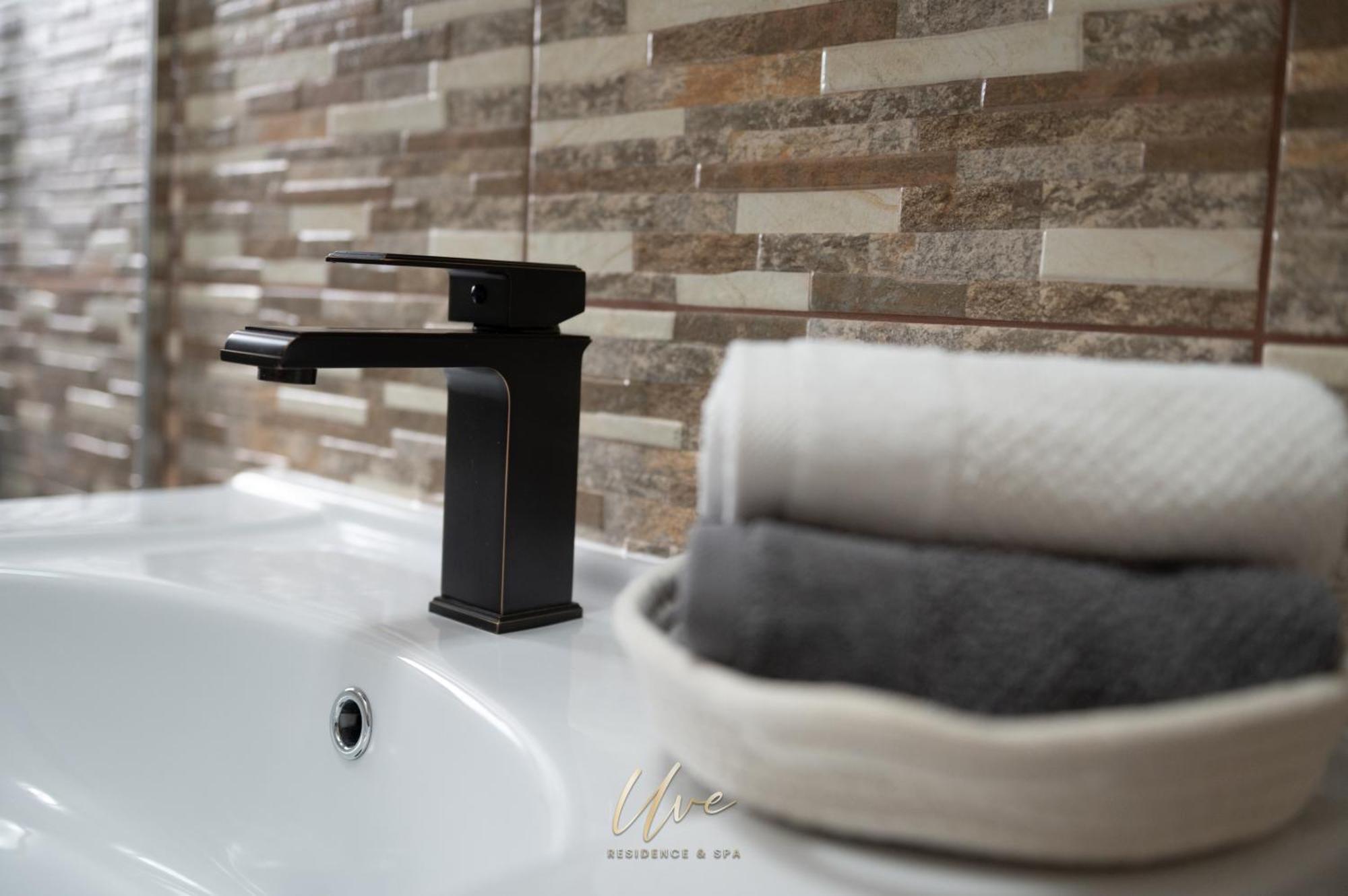 Uve Residence & Spa 피아트라네암츠 외부 사진