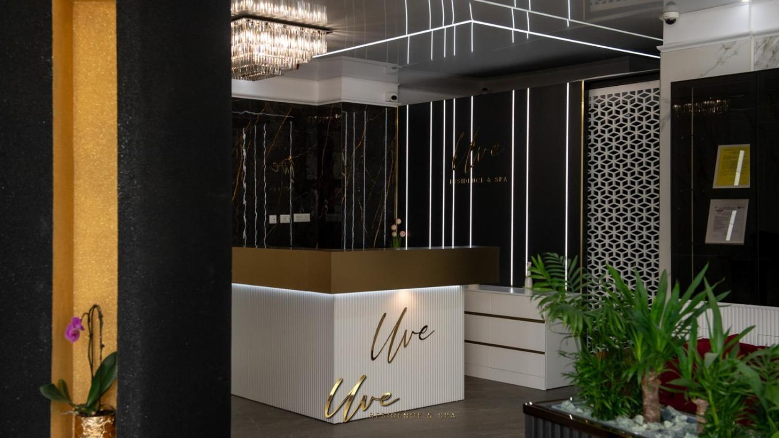 Uve Residence & Spa 피아트라네암츠 외부 사진