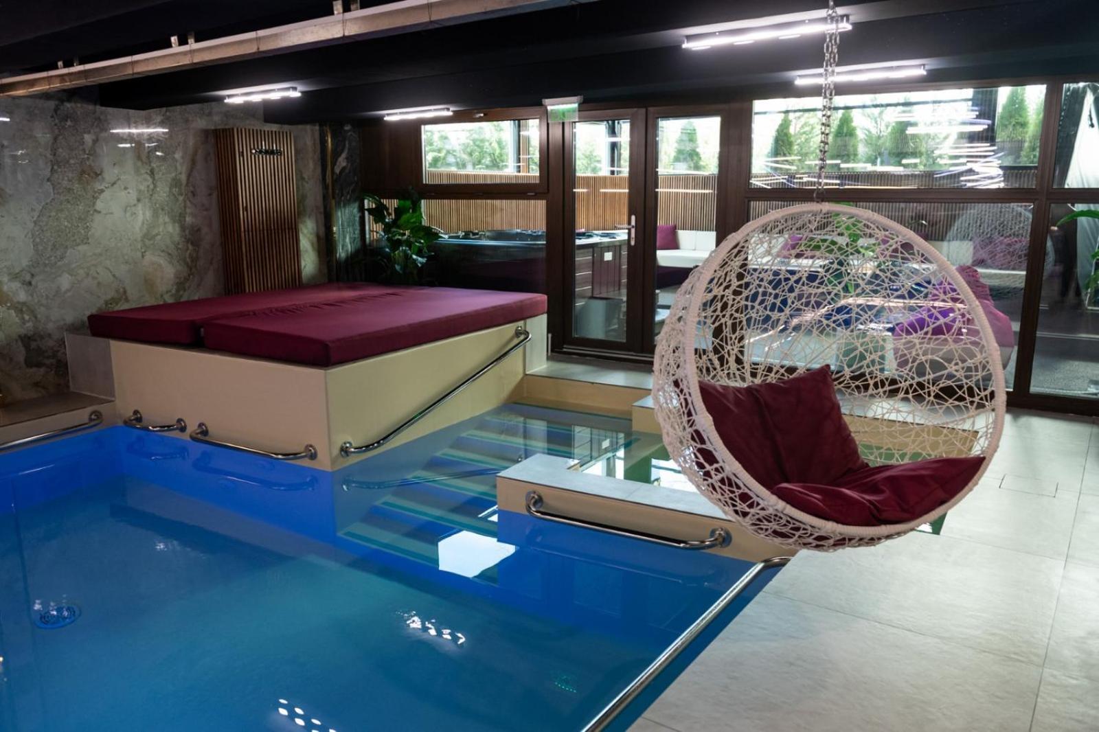 Uve Residence & Spa 피아트라네암츠 외부 사진