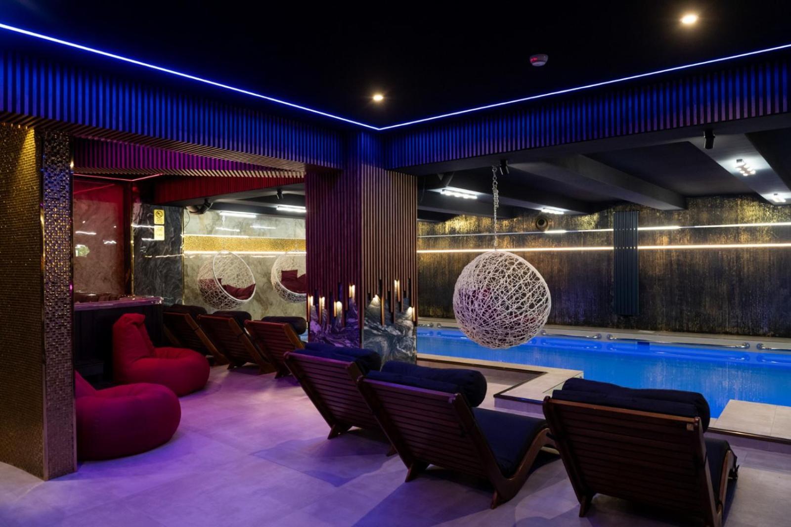 Uve Residence & Spa 피아트라네암츠 외부 사진