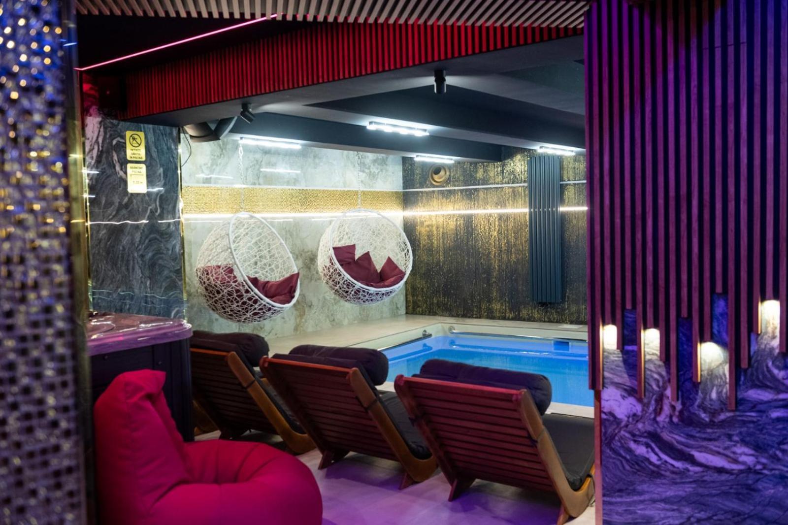 Uve Residence & Spa 피아트라네암츠 외부 사진
