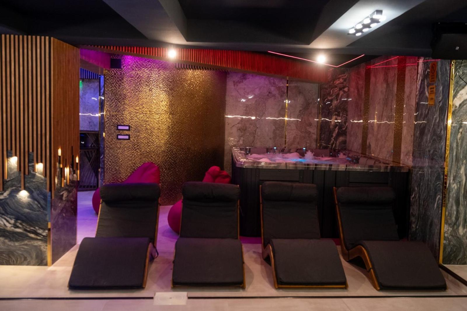 Uve Residence & Spa 피아트라네암츠 객실 사진